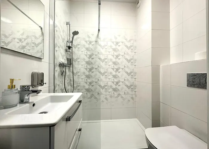 Przyjazni 16 27 - Self Check-in 20h - Lift 브로츠와프